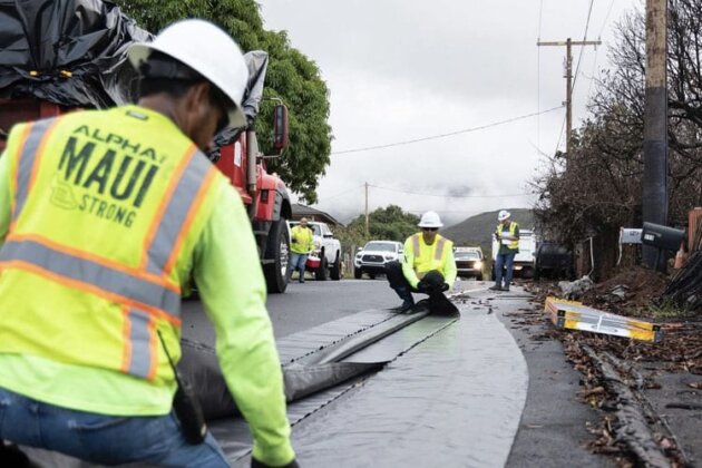 Photo: Crews work on Lahaina cleanup