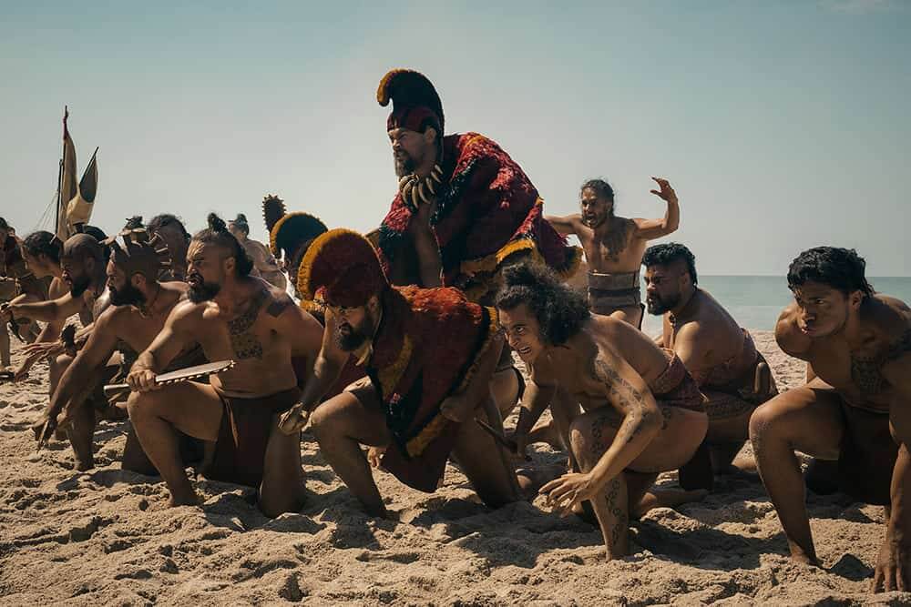 Kaʻiana, played by Jason Momoa, leads an attack on the island of Oʻahu