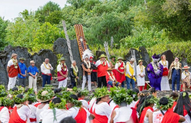Photo: Signing ceremony at the Heiva Raromataʻi Festival