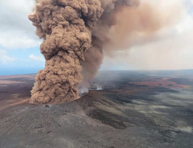 Photo: Enormous ash cloud discharged from Puʻu ʻŌʻō