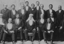 ʻAʻole e Kūʻē ka Hana Siwila i ka Lāhui Photo: Members of Hui Aloha ʻĀina o nā Kāne