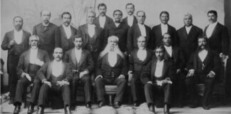ʻAʻole e Kūʻē ka Hana Siwila i ka Lāhui Photo: Members of Hui Aloha ʻĀina o nā Kāne