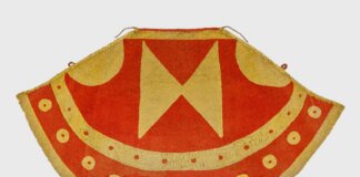 A Kingdom Crossing Oceans Photo: ʻAhu ʻula