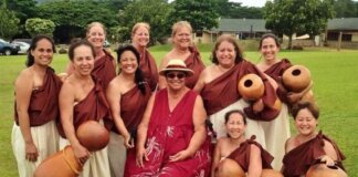 Nā Pualei o Likolehua – “ʻO ke Aloha hoʻi e Hoʻomau ʻia ana” Photo: Kumu Hula Leināʻala Kalama Heine with 10 of the 13 women who were part of her first ʻūniki class